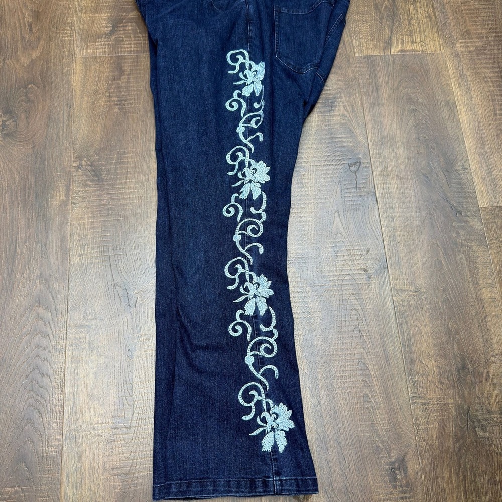 Y2K VTG Denim 24/7 Womens 16W Dark Wash Floral Embroidered Bootcut Jeans Blue